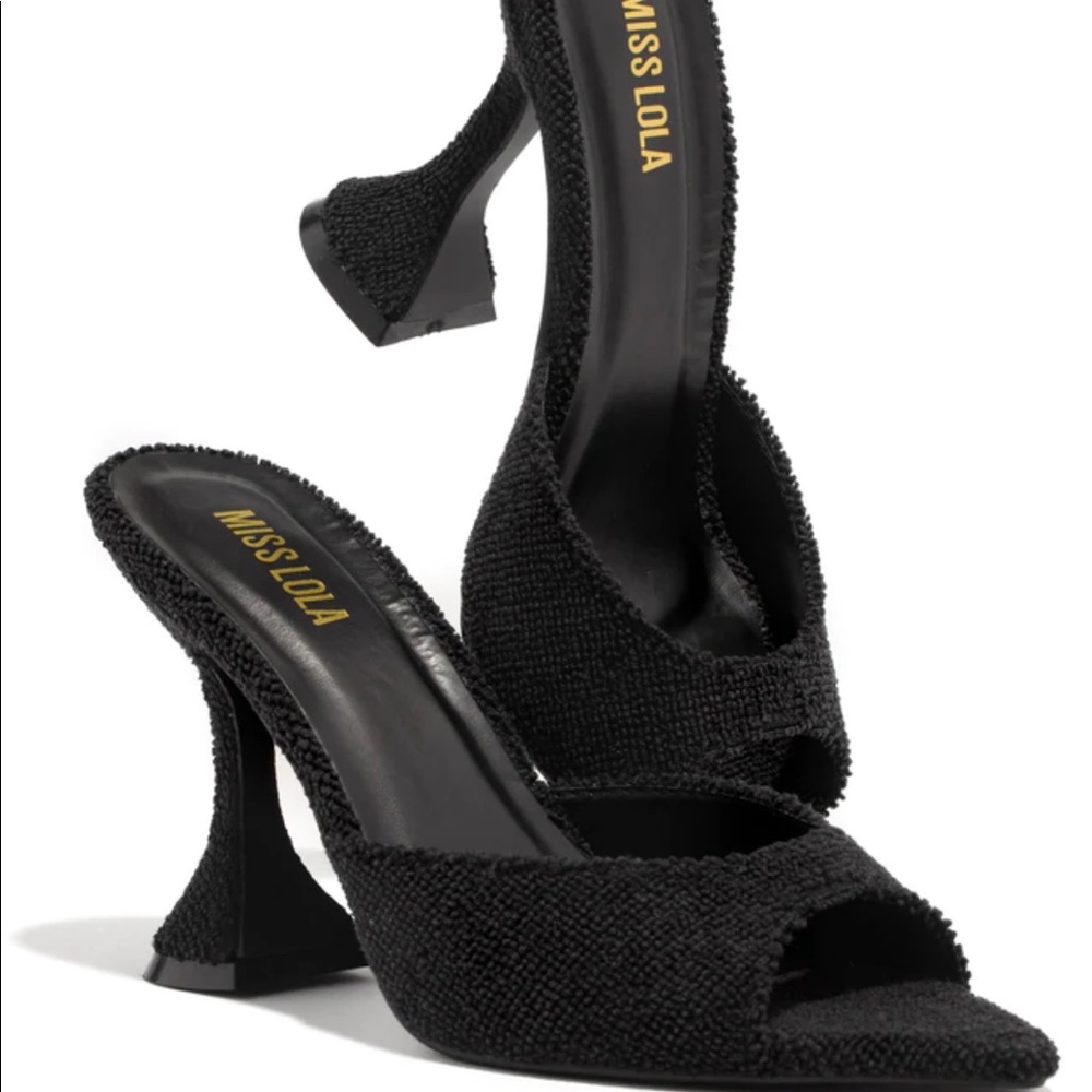 Miss Lola | Kyrah Mules | 6.5 | NEW! 🖤